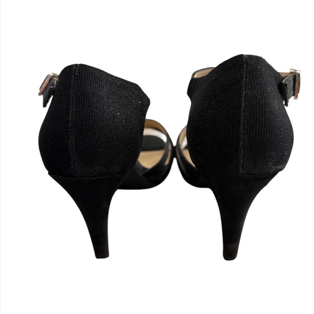 CP Traci Black Strappy Sandals W/ An Ankle Strap Closure and A Med Heel. Size 8W - Picture 2 of 8